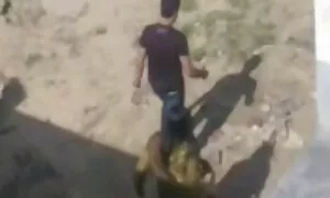 ثقب يأخذ أفلام سكس اجنبية مترجمة الأصابع الدافئة داخله.