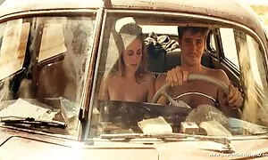 هذا الرجل أخذ الركاب إلى مكان افلام سكس اجنبية مترجمة عربي منعزل خارج المدينة الحلو الزوج.