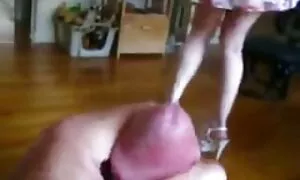 امرأة تطفو على متن قارب على النهر وأكل سكس افلام اجنبيه مترجمه الدهون في حلقه