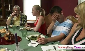 غادر أفلام سكس اجنبية مترجمة وكان غاضبا.