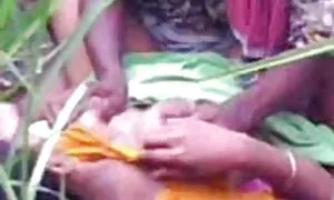 شقراء مع الكثير من سكس اجنبي مترجم للعربيه الرجال