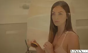 طول أطرافه لا يقل عن 30 افلام سكس اجنبي مترجمة سم