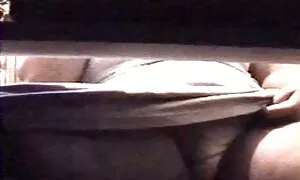 التفت سكسي اجنبية مترجمة أمام الكاميرا